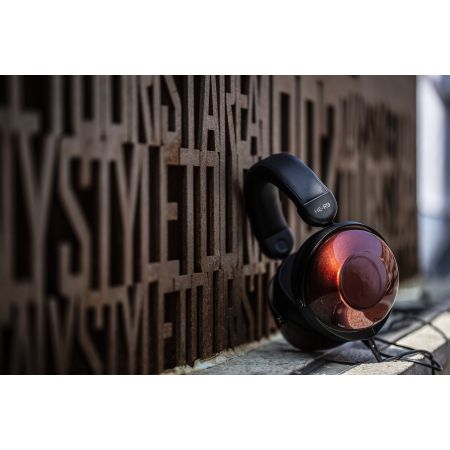 HiFiMAN HE-R9