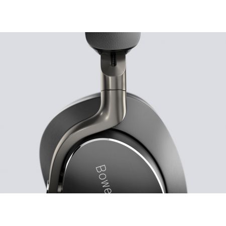 Bowers & Wilkins Px8
