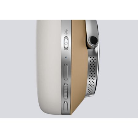 Bowers & Wilkins Px8