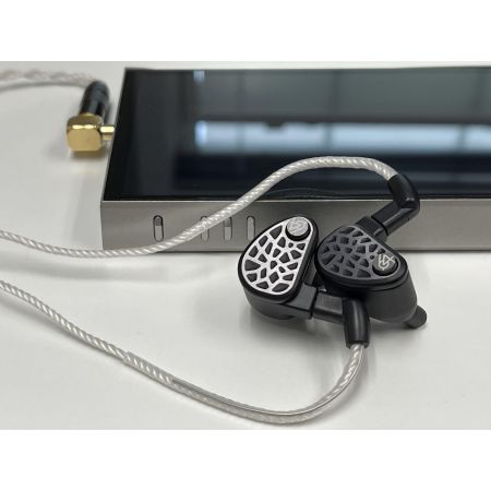 64 Audio U18s